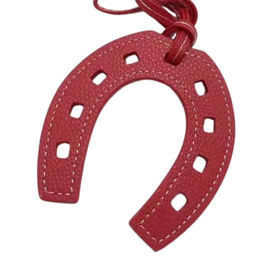 Hufeisen – Charm mit Schlaufe aus Kunstleder